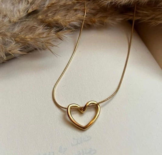 Elegant Heart Pendant Necklace