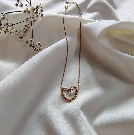 Elegant Heart Pendant Necklace