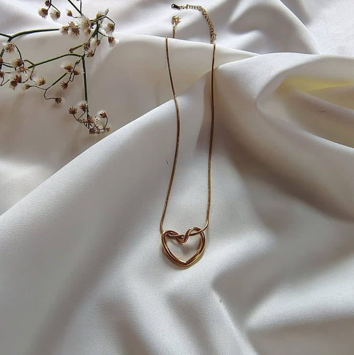 Elegant Heart Pendant Necklace